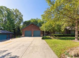 28215 Easy Ln, Waterford, WI 53185