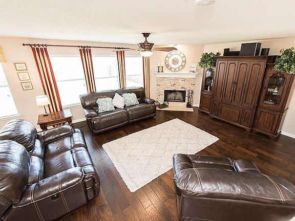 5th image of 312 Sugarberry Ln