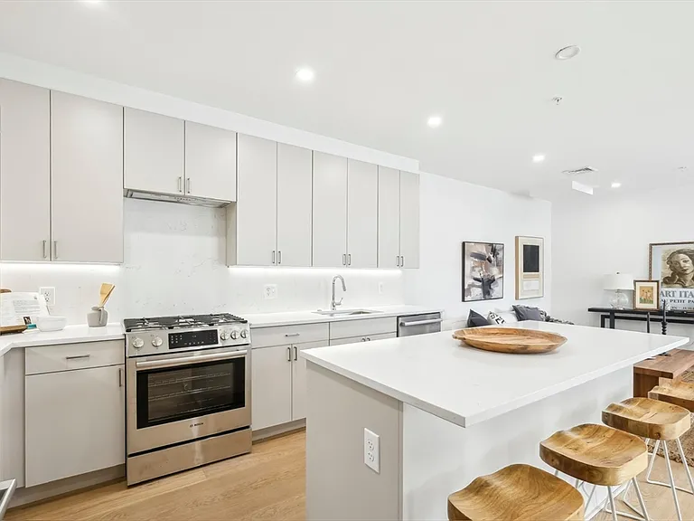 256 Dorchester St #504 — Photo 3