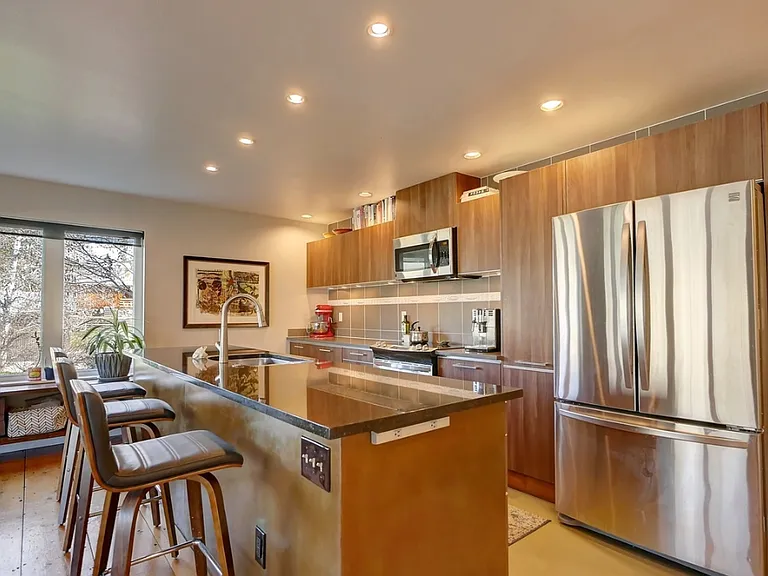 Twin Lakes Dr — Photo 5