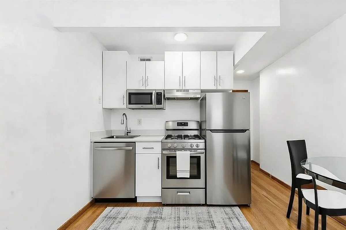 Building Photo - 1425 York Ave #2B
