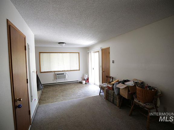 5th image of 216-218 E East St