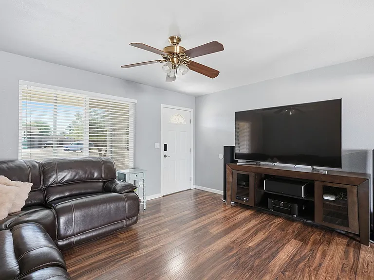 11610 N 41st Dr — Photo 14