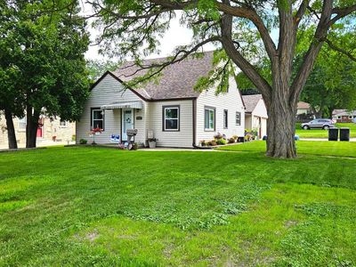 4445 West Howard AVENUE, Greenfield, WI, 53220