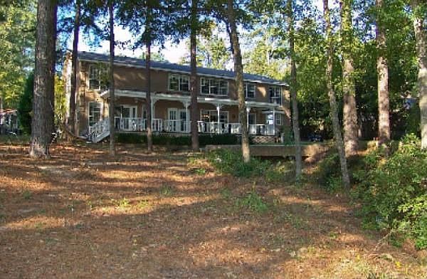 1st image of 4051 White Oak Dr