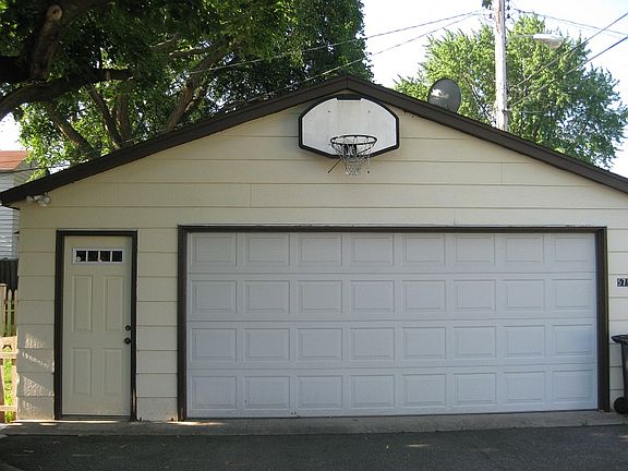 2+ Car Garage