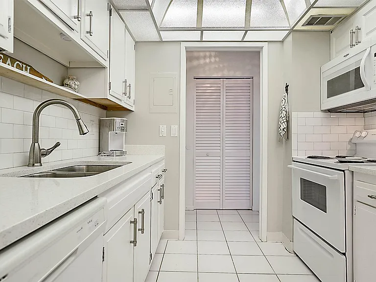 2121 N Ocean Blvd #407W — Photo 15