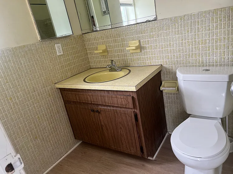 615 NE 8th St #19 — Photo 7