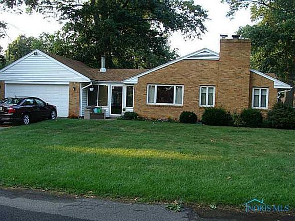 2nd image of 4527 E Oakridge Dr