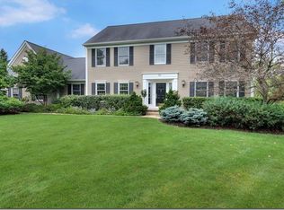 28 Annandale Dr, Chagrin Falls, OH 44022