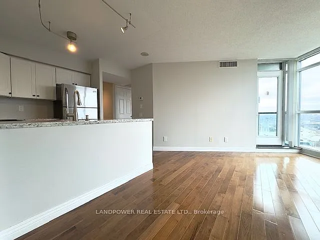 28 Harrison Garden Blvd #2005 — Photo 18