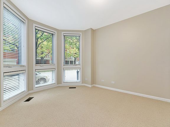4th image of 441 N Clinton St