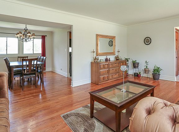 5th image of 4102 Victoria Dr