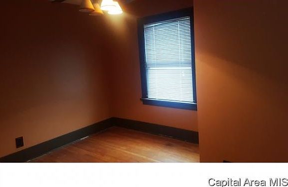 5th image of 442 Dudley St