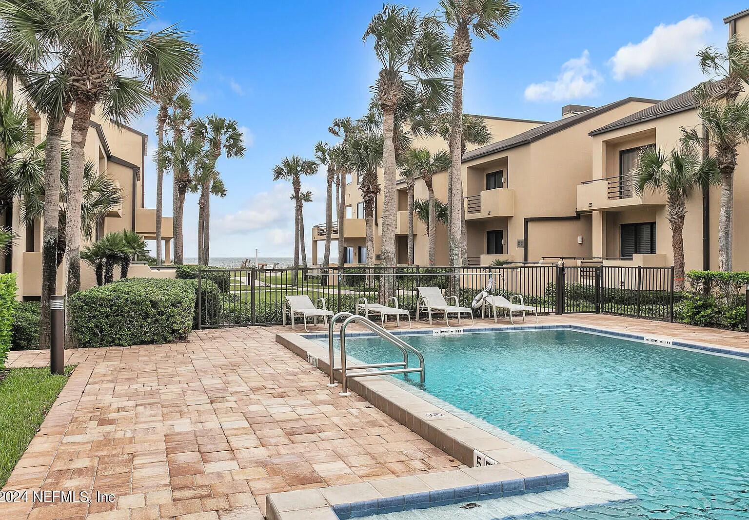 3 bed, 3.0 bath, 1784 sqft, $7,500 — Photo 4
