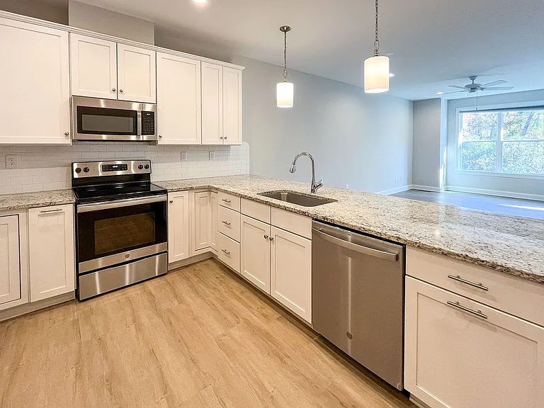 1525 Birnam Dr — Photo 1