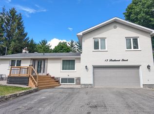 13 Bathurst St, Ottawa, ON K2W1A7
