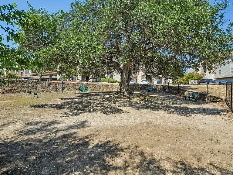 Vistas of Vance Jackson Apartments — Photo 26