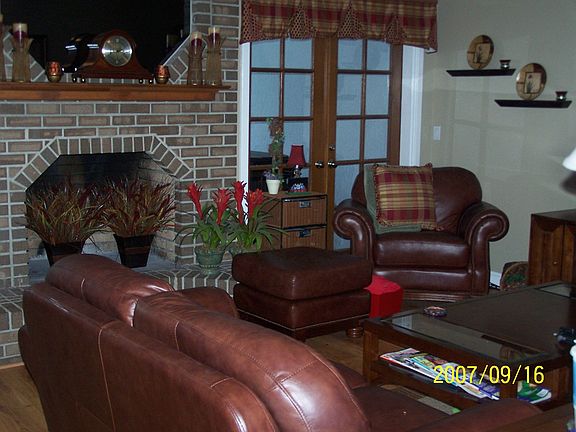 Family Room w/Fireplace