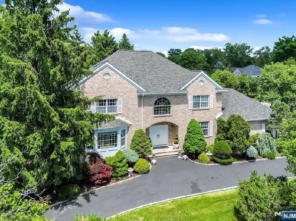 163 Rutherford Rd, Mahwah, NJ 07430