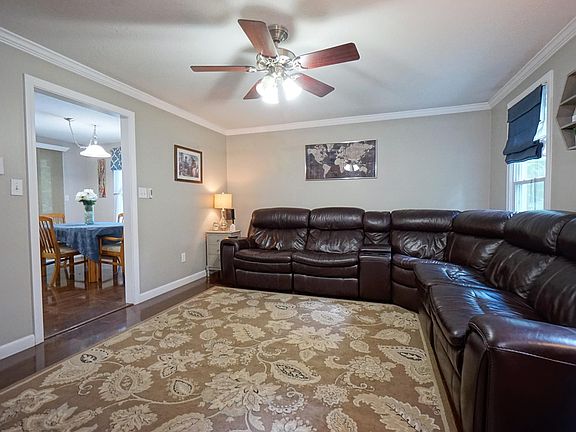 3rd image of 37 Shasta Dr