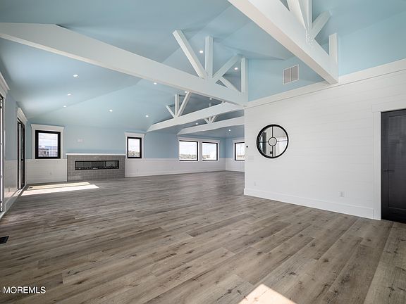 4th image of 1295 Avenue A