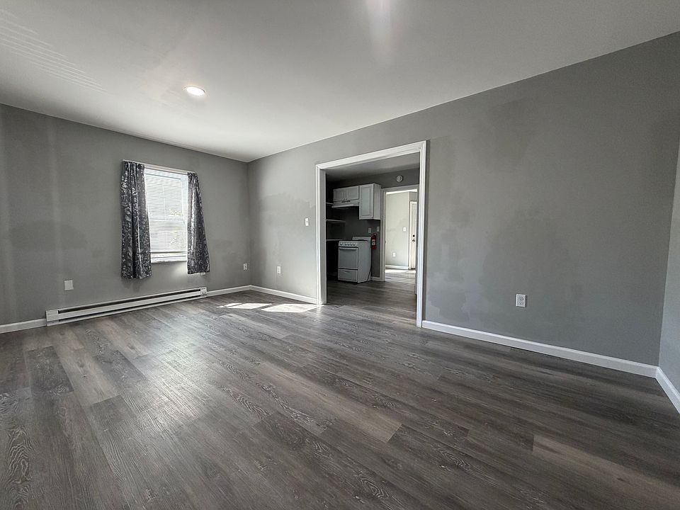 1st image of 550 Baldwin St APT 1A