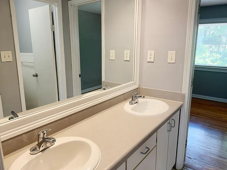 1177 Woodland Ave NE #7 — Photo 9