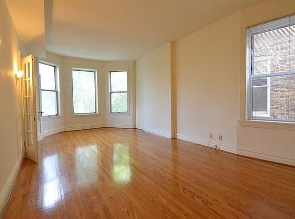 5th image of 3748 N Lakewood Ave