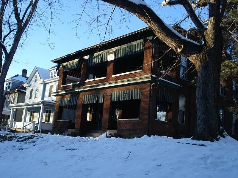 (04) 32-38 W. Patterson Avenue — Photo 2