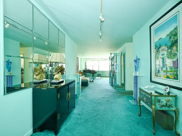 61-20 Grand Cent Parkway image 6 of 25