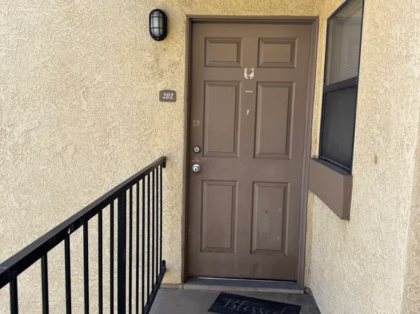 1134 W Blaine St APT 202, Riverside, CA 92507