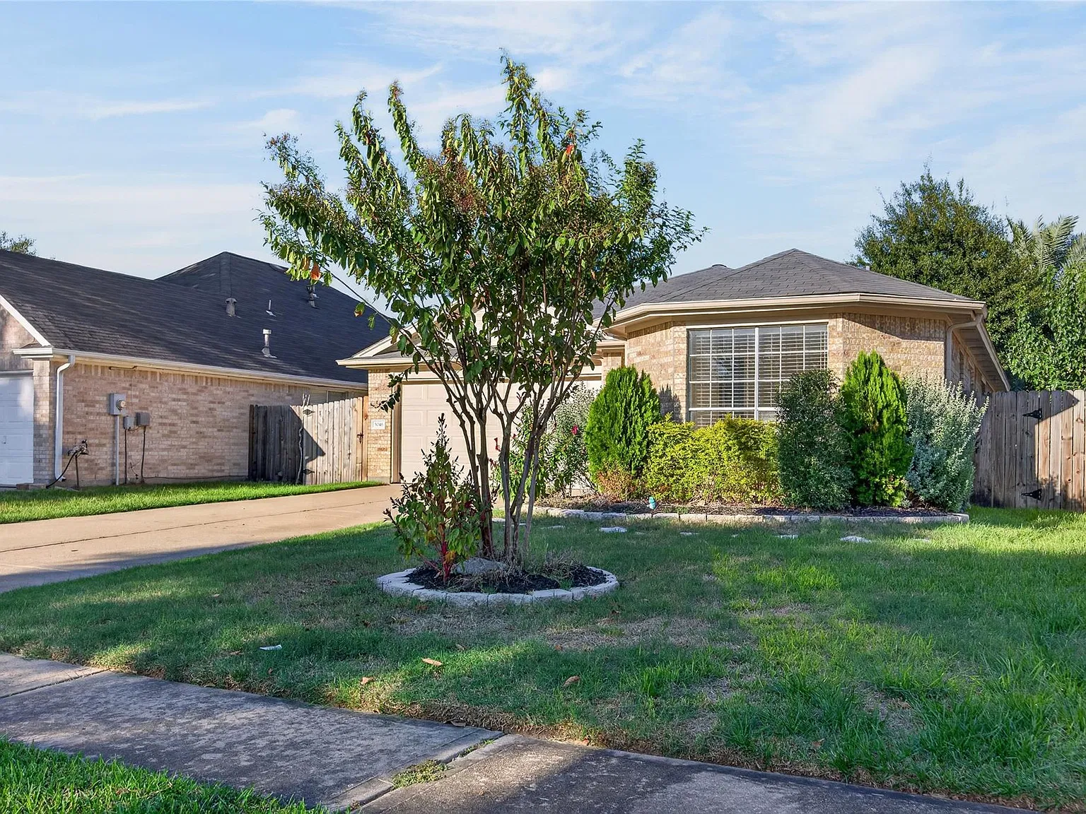3 bed, 2.0 bath, 1313 sqft, $1,950 — Photo 3