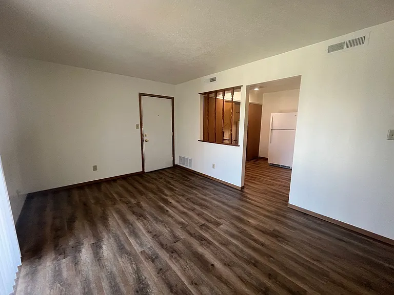 429 S Silverwood Ln #6 — Photo 3