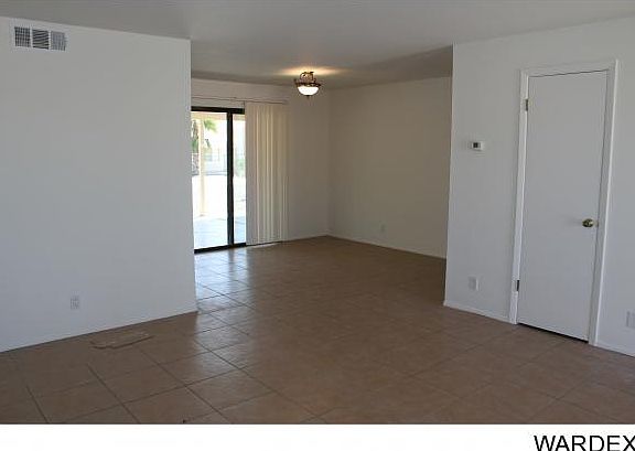 5th image of 3570 Bluegrass Dr