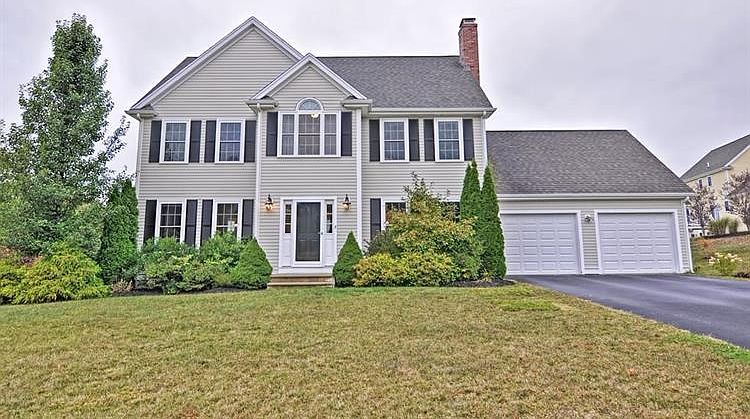 1st image of 3 Canterberry Ln