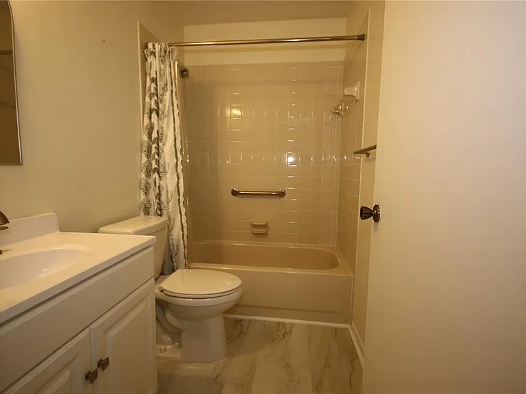 1535 Nursery Rd #403 — Photo 18