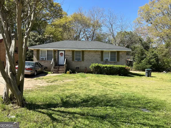 401 Oak Dr, Social Circle, GA 30025