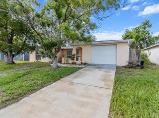 7040 Fox Hollow Dr, Port Richey, FL 34668