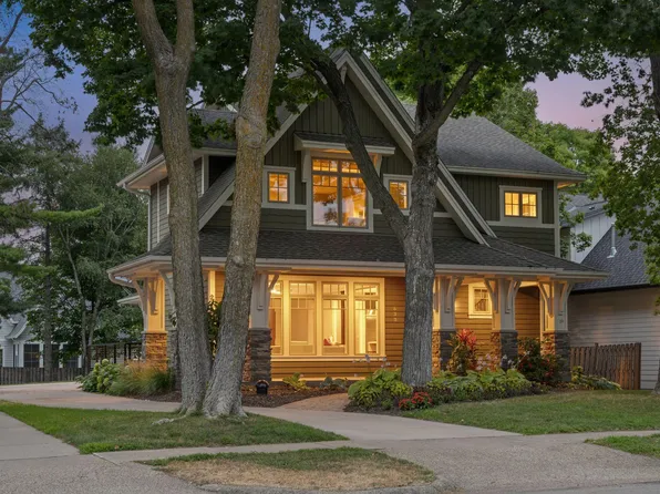 633 Park St E, Wayzata, MN 55391