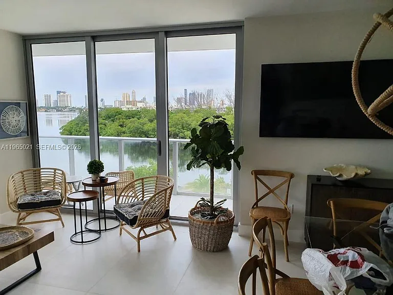 16385 Biscayne Blvd #507 — Photo 10