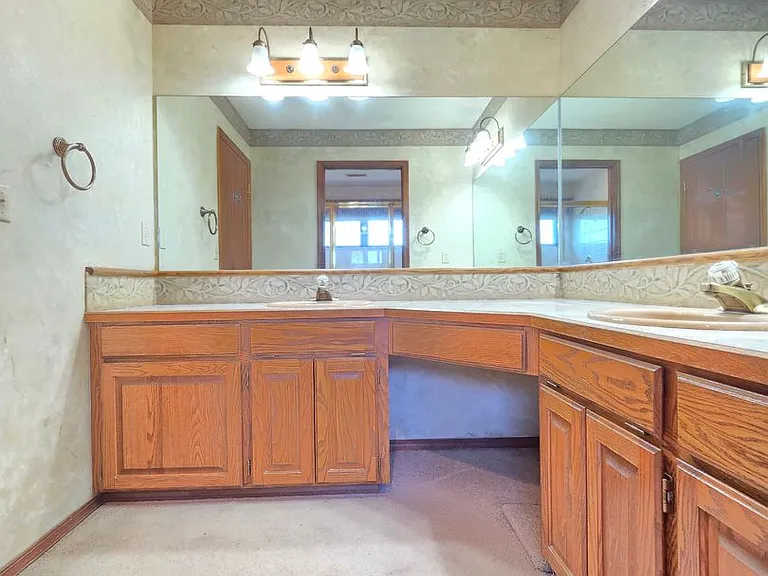 7706 E Woodview Dr — Photo 25