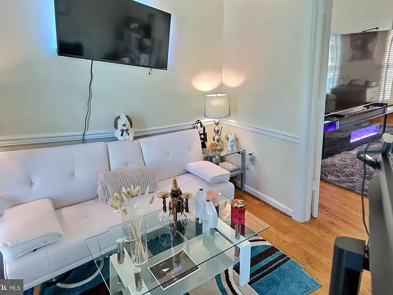 1501 Silverado Ct — Photo 17