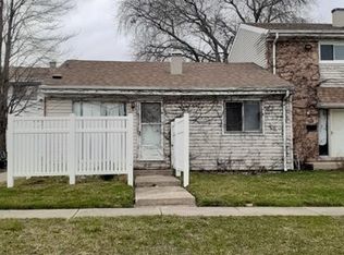 914 White Oak Ln, University Park, IL 60484