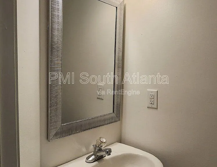 588 Hunnicutt Rd SE — Photo 18
