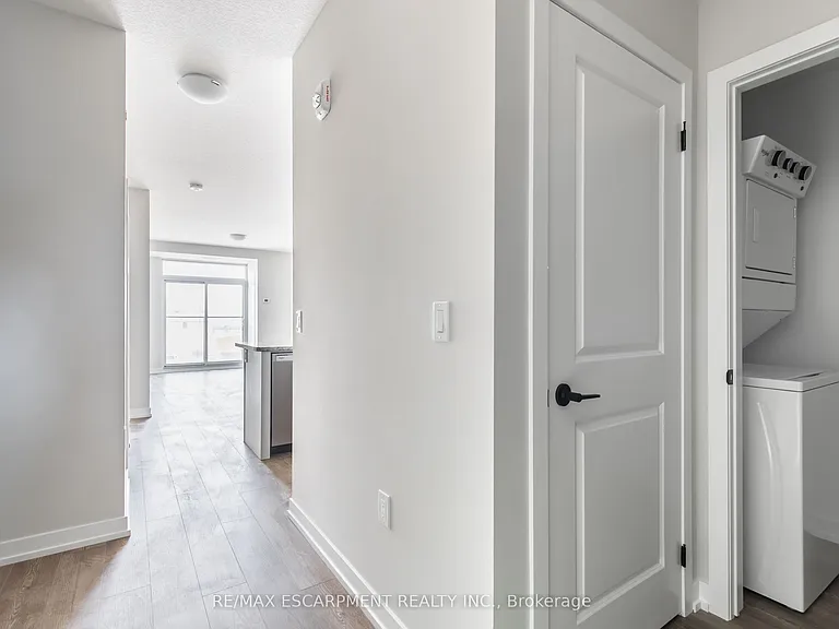 870 Queenston Rd #511 — Photo 3