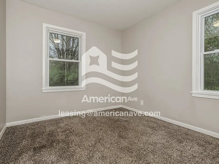 832725_008_bedroom_13686898.jpg