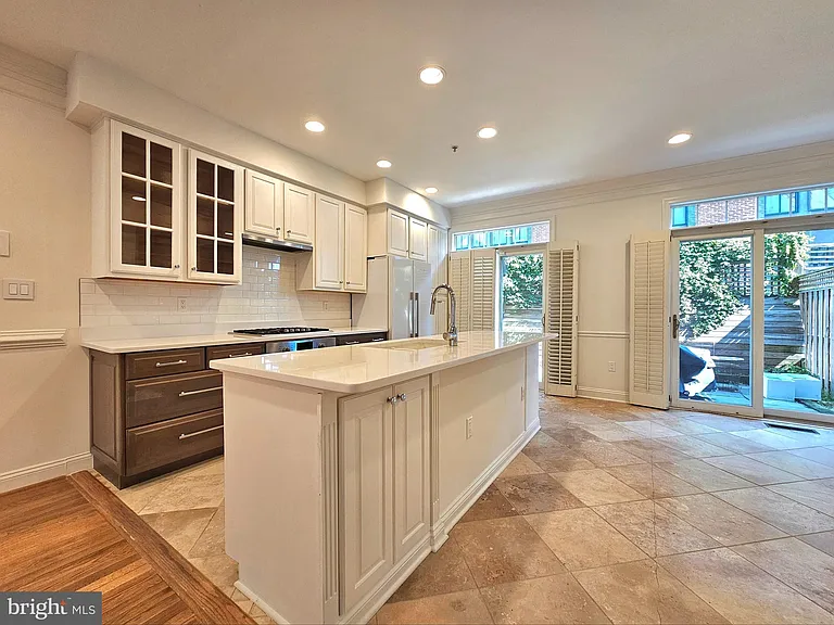 315 Hearthstone Mews — Photo 11