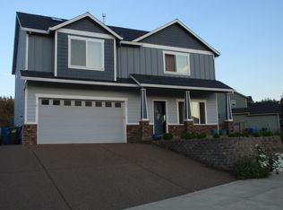 922 Pioneer Dr, Silverton, OR 97381