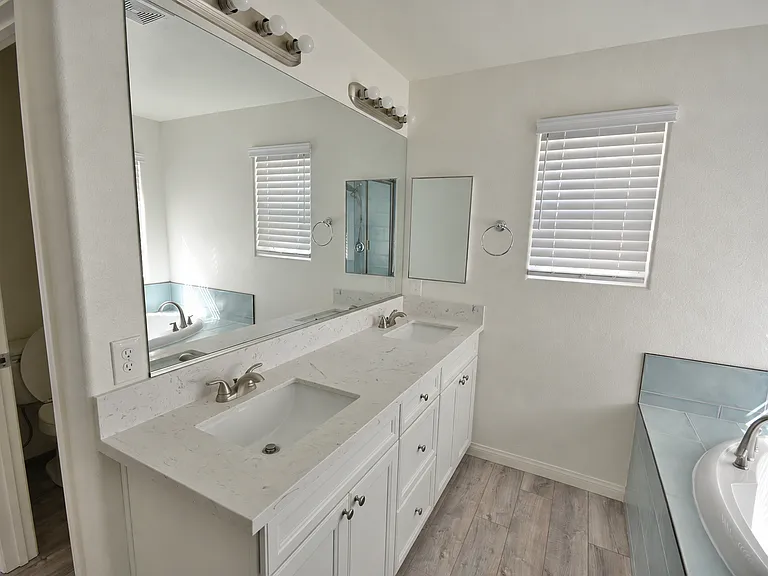 3041 Lake Como Ave — Photo 23